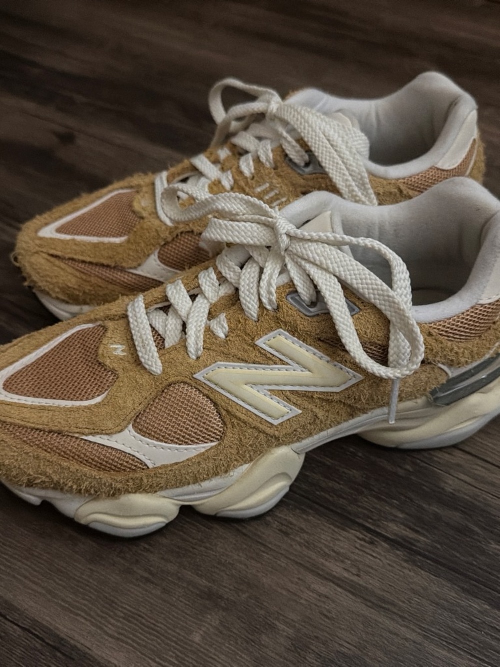 New Balance 9060 Tan and White Women’s Size 5.5